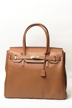 ”FILIPPO DE LAURENTIIS”を使用したリゾート風ニットコーデ