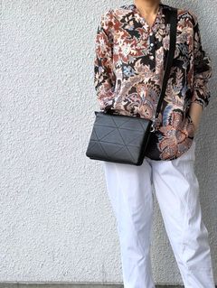 CA716 レザー シュリンク キルティング ショルダーバッグ / ブラック