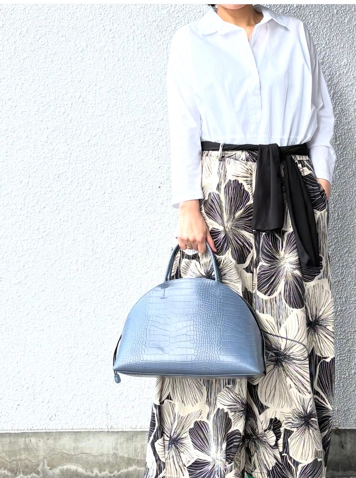 ST23040 ハーフムーン レザー クロコ型押し 2way ハンドバッグ / ネイビー