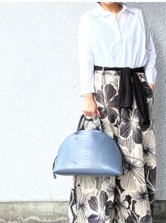 ST23040 ハーフムーン レザー クロコ型押し 2way ハンドバッグ / ネイビー