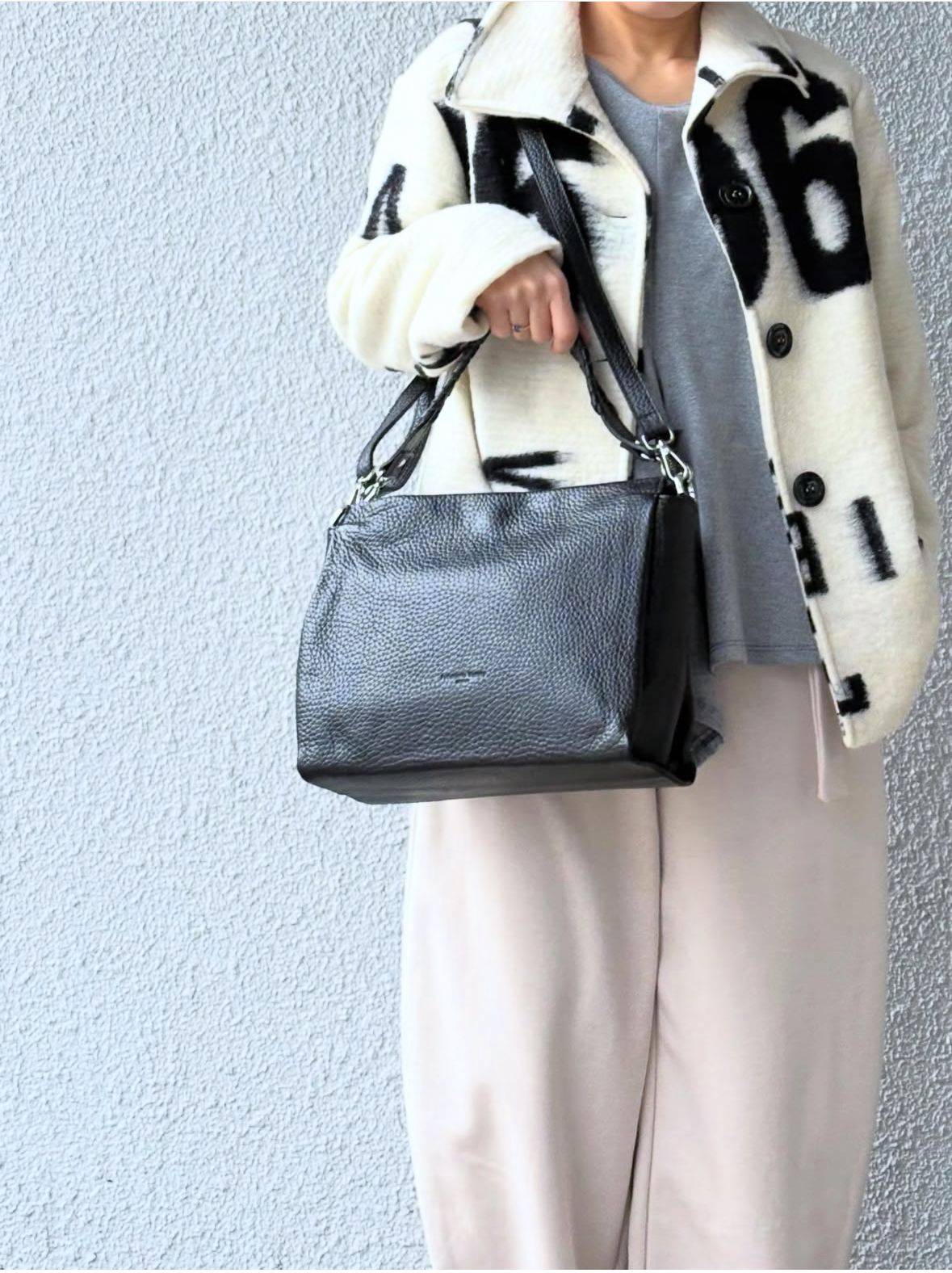 V25481 シュリンク レザー 2WAY ショルダー ハンドバッグ / ブラック