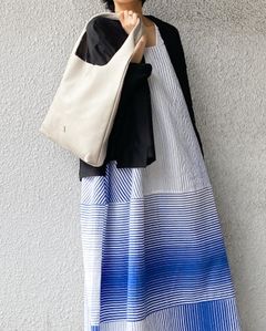 ADA シュリンク レザー トート バッグ / アイボリー
