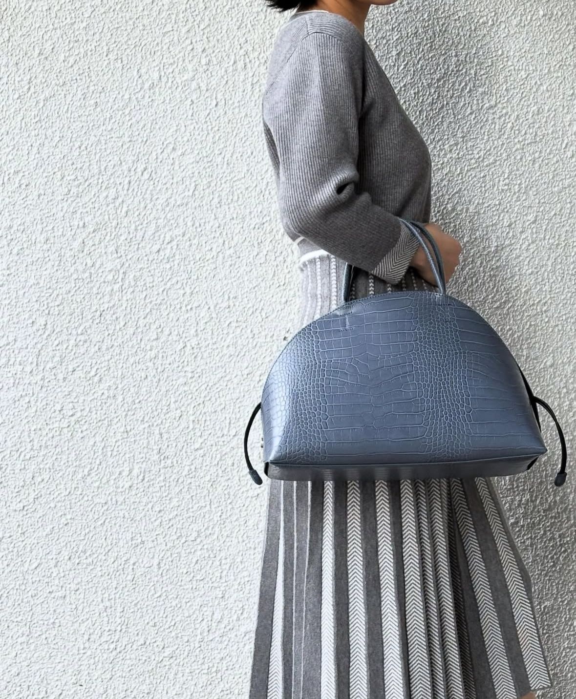 ST23040 ハーフムーン レザー クロコ型押し 2way ハンドバッグ / ネイビー