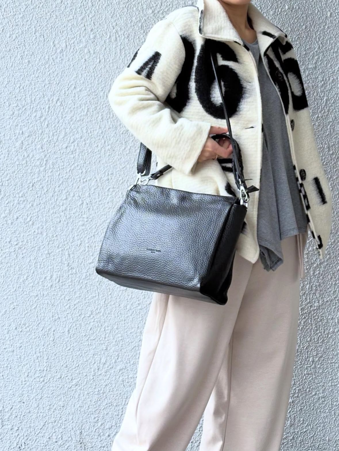 V25481 シュリンク レザー 2WAY ショルダー ハンドバッグ / ブラック