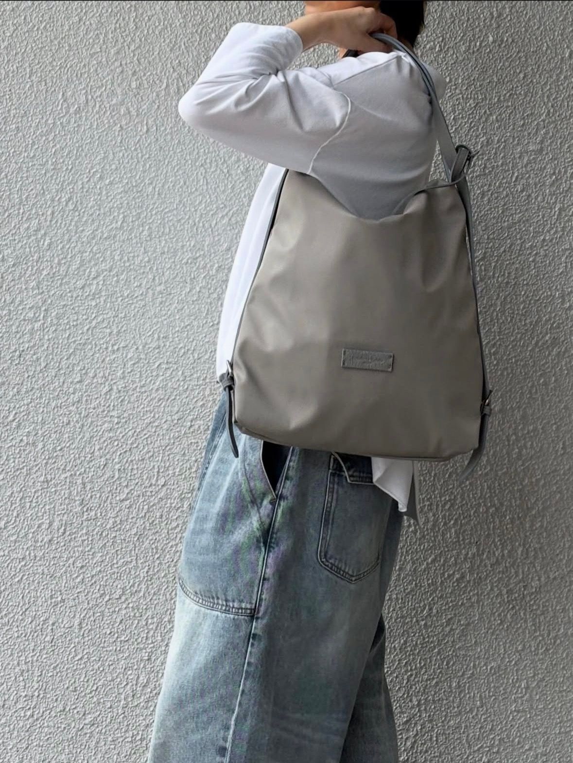 Y25923 レザー ナイロン ショルダー リュック 2WAYバッグ / グレー