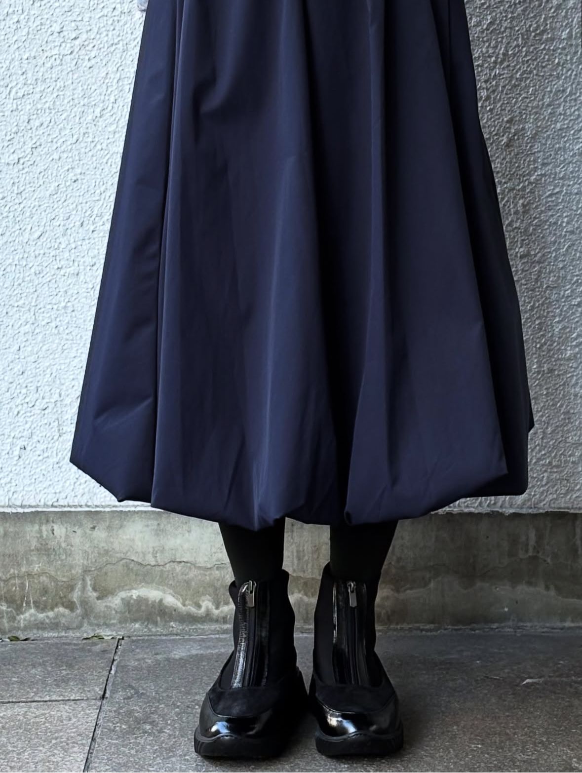 EFLUVIO レザー ウエッジ ジップアップ ショートブーツ ヒール5.0 / ブラック