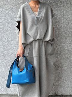 V25203a シュリンク レザー トート ショルダーバッグ / ブルー