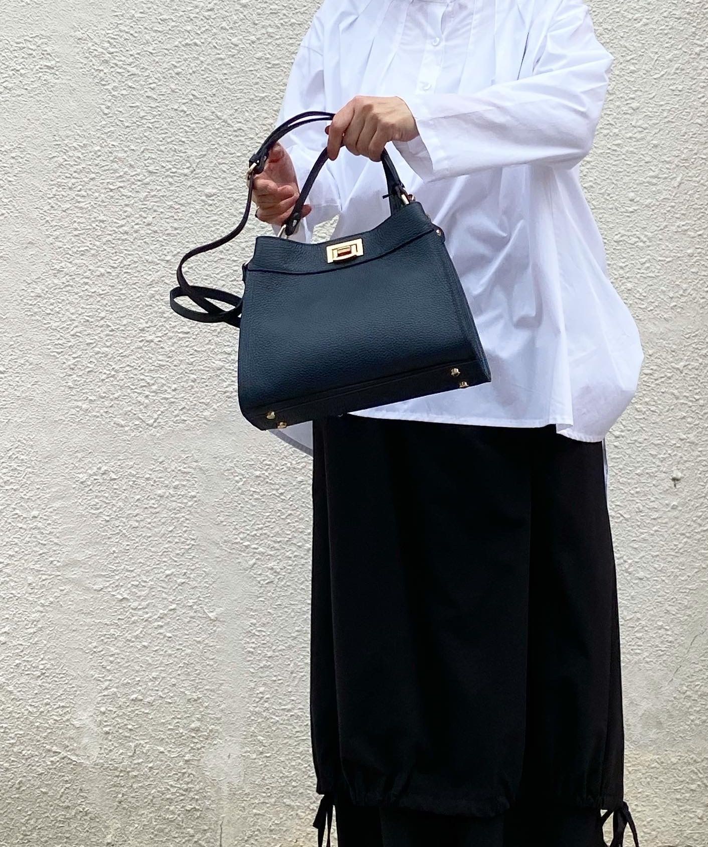 CA459 シュリンク レザー ワンハンドル 2WAYバッグ / ネイビー