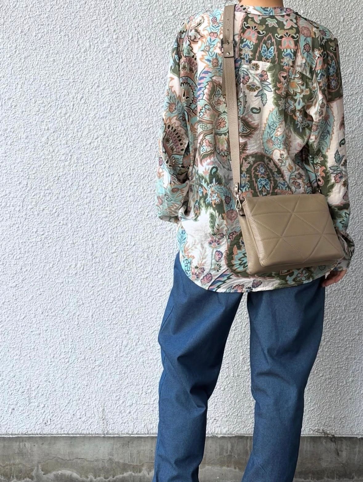 CA716 レザー シュリンク キルティング ショルダーバッグ / トープ