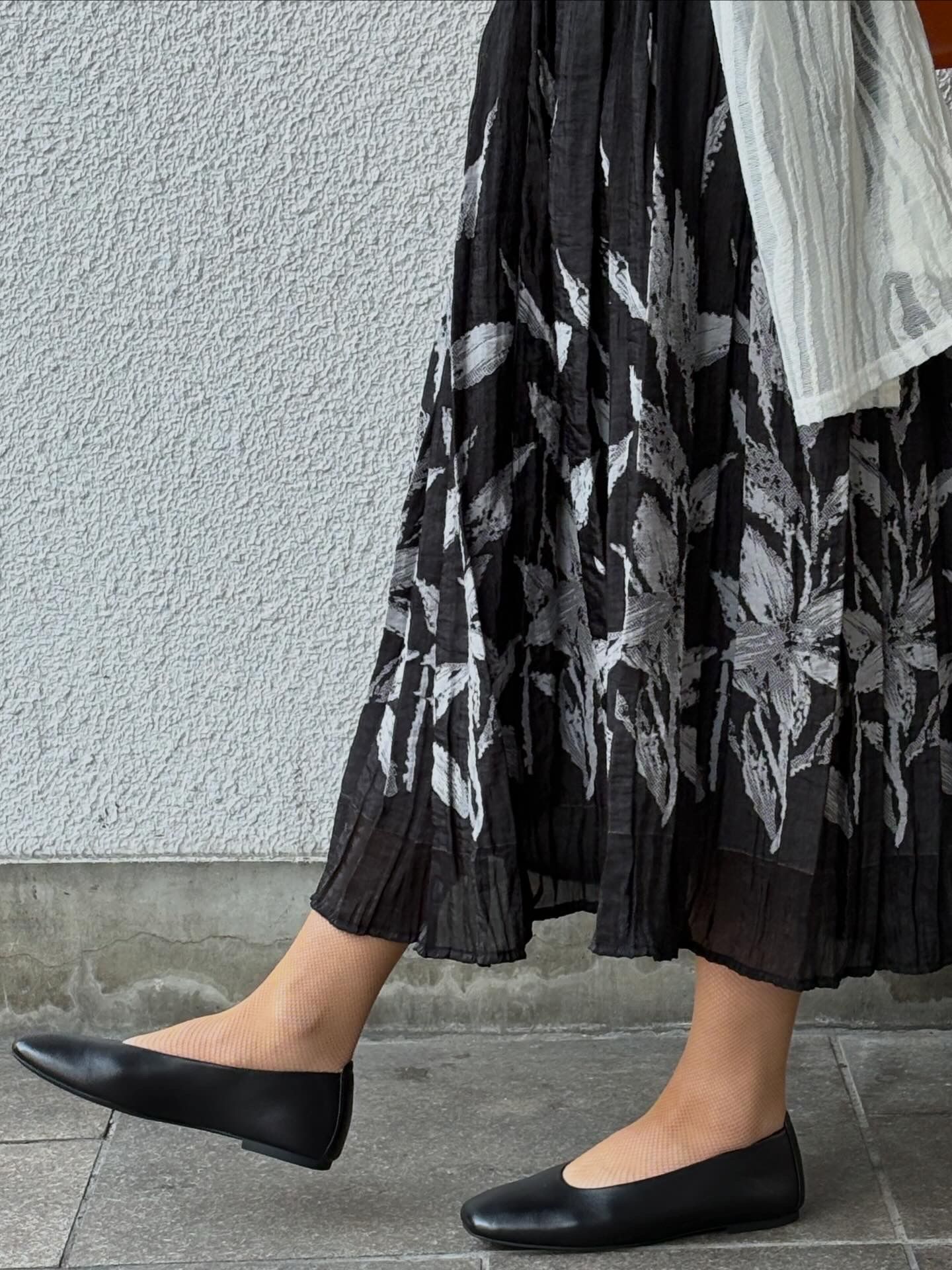 BAKUS スクウェアトゥ フラットシューズ ヒール1.5cm / ブラック