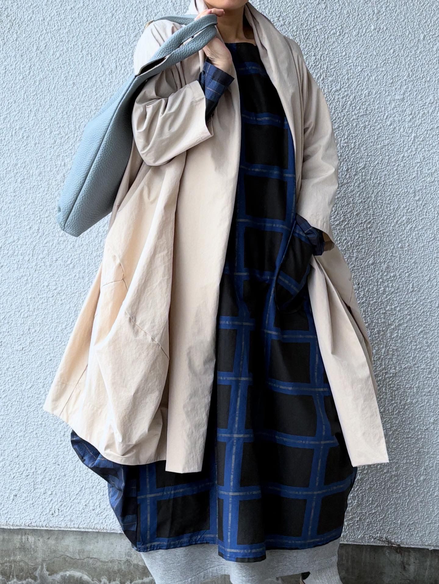 ADA シュリンク レザー トート バッグ / ライトブルー