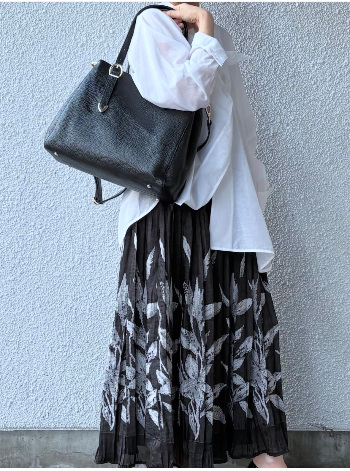 D25400 シュリンクレザー トートバッグ / ブラック