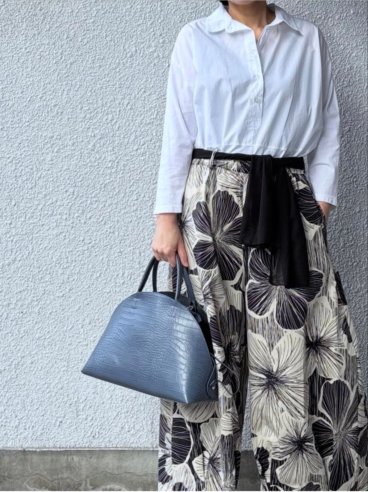 ST23040 ハーフムーン レザー クロコ型押し 2way ハンドバッグ / ネイビー