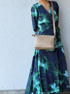 CA716 レザー シュリンク キルティング ショルダーバッグ / トープ