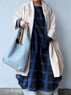 ADA シュリンク レザー トート バッグ / ライトブルー