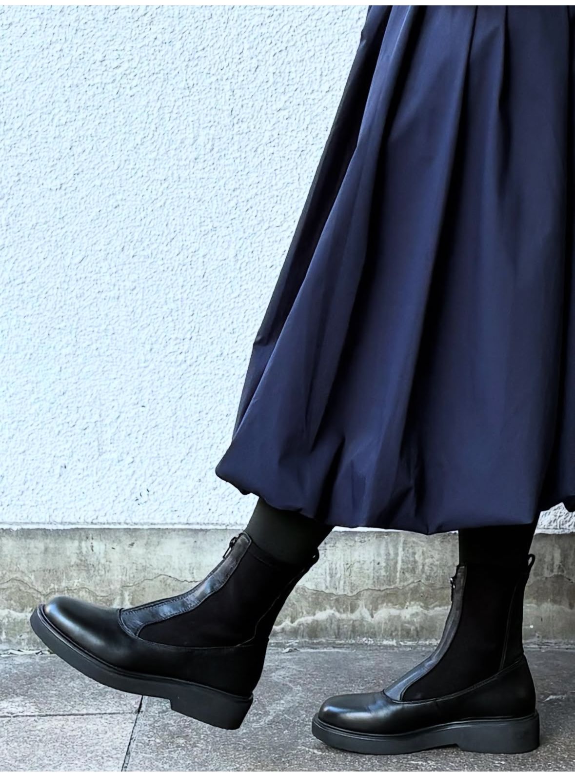 FOGGIA レザー ストレッチ ジップアップ ショートブーツ ヒール4.0 / ブラック