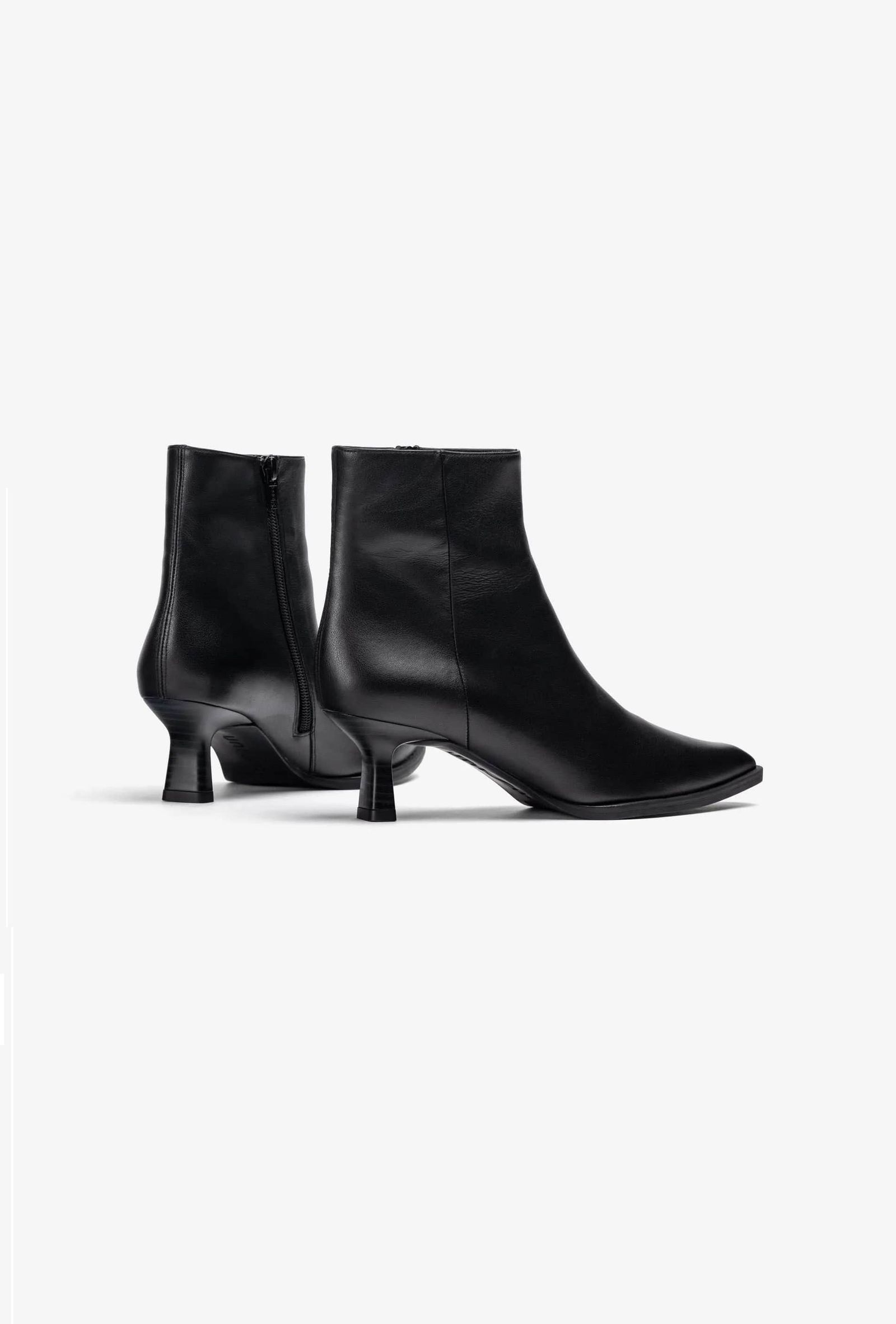 LOMAS スムース レザー ショートブーツ ヒール5.5 / ブラック