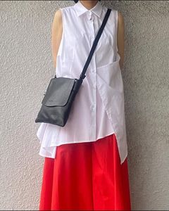 D24414 シュリンクレザー フラップ ショルダーバッグ / ブラック