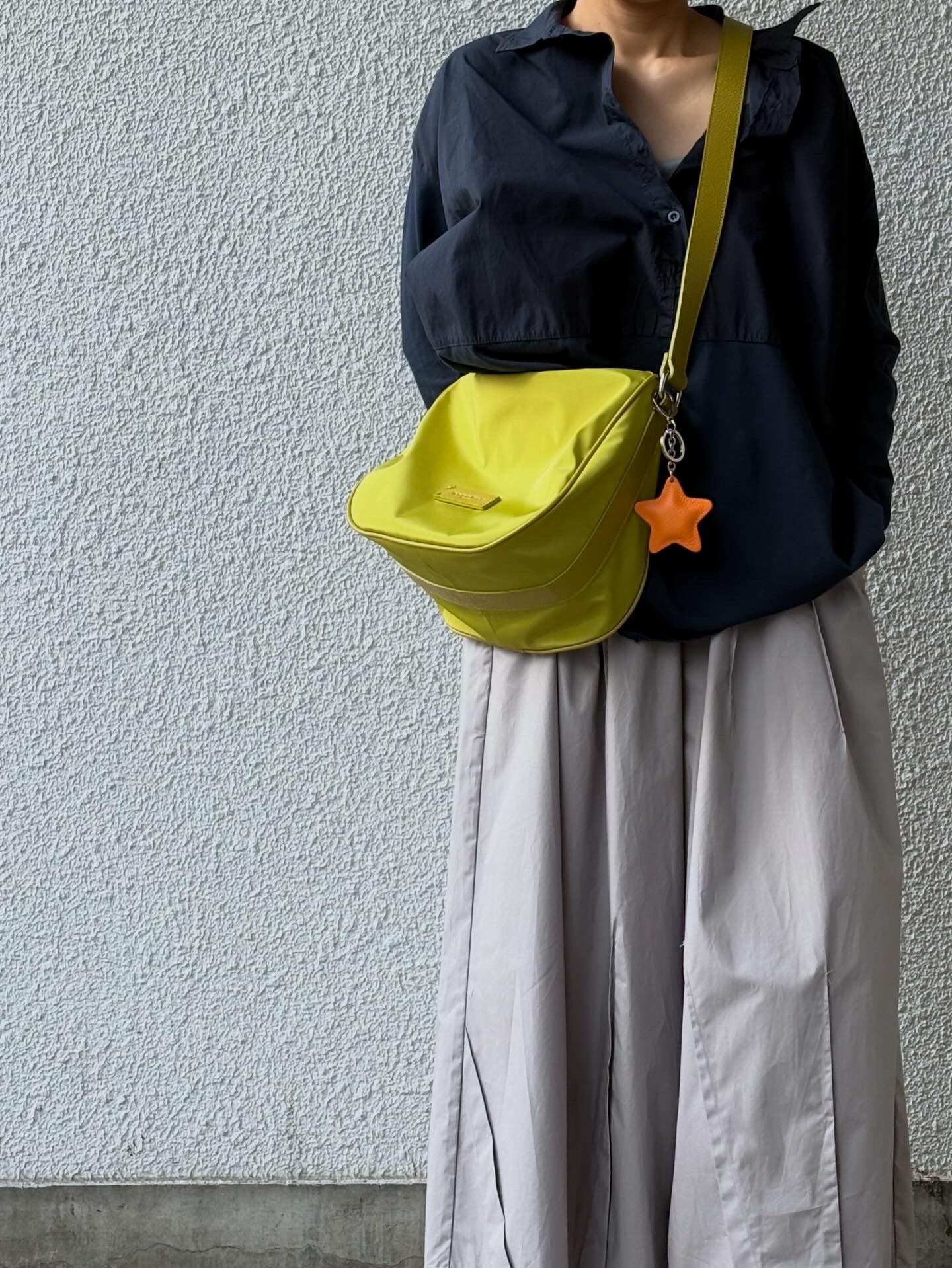 Y26100 BEKKU femmeオリジナル レザー ナイロン ショルダー バッグ / イエロー
