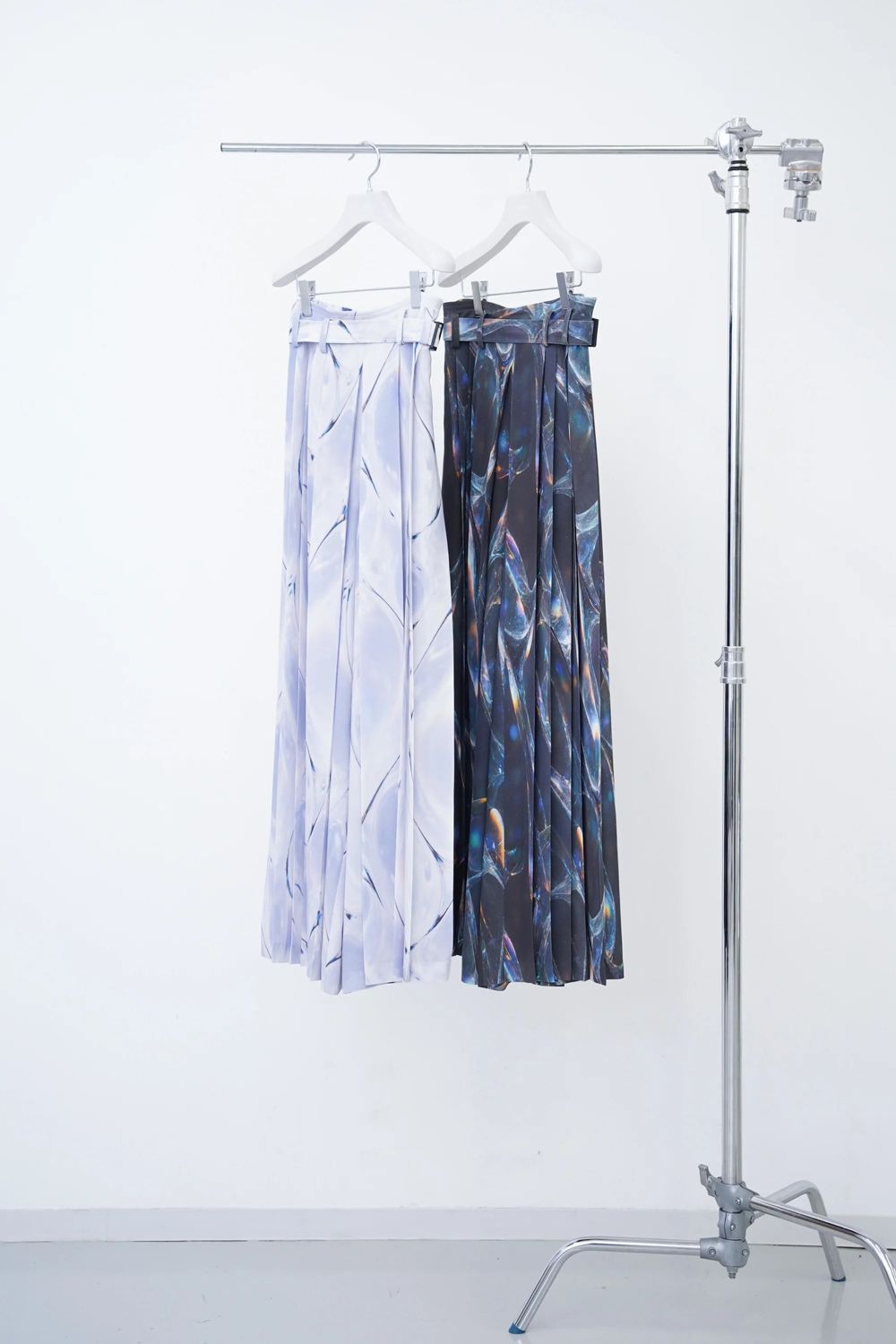 【26SS / 予約受付中】Hak Pleats Pants Oyster [deep]  - ハカマプリーツパンツオイスター [ディープ] / SS26BT05