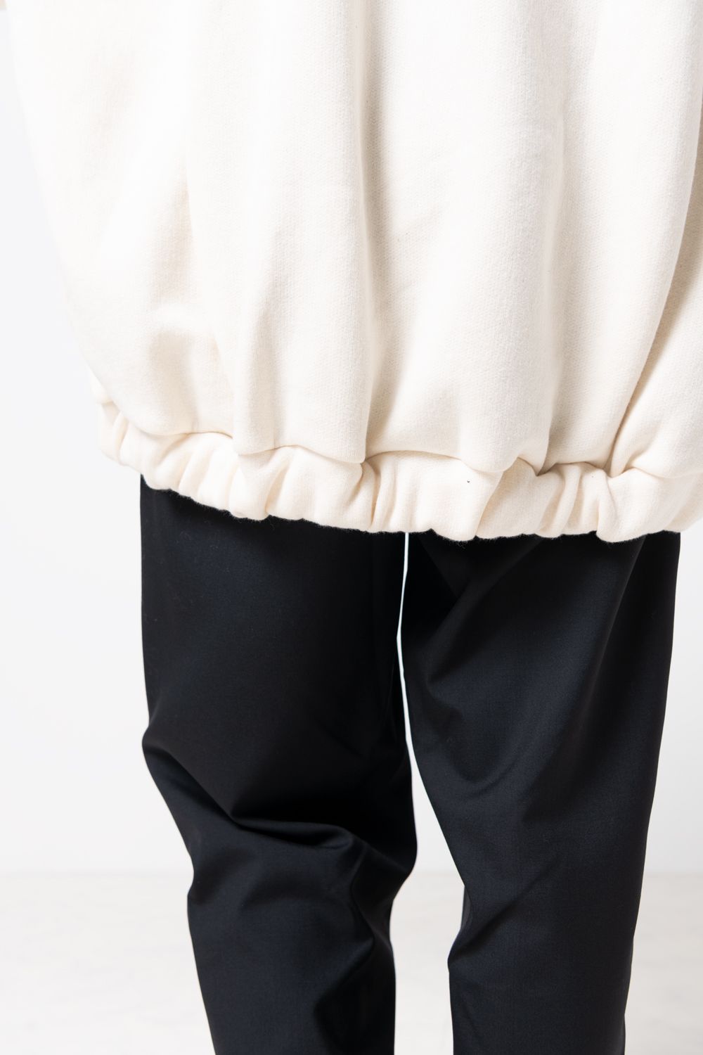 【ラスト1点 / 23AW】balloon easy sweat [OFF WHITE] - バルーンイージースウェット [オフホワイト] / vu-a23-t24