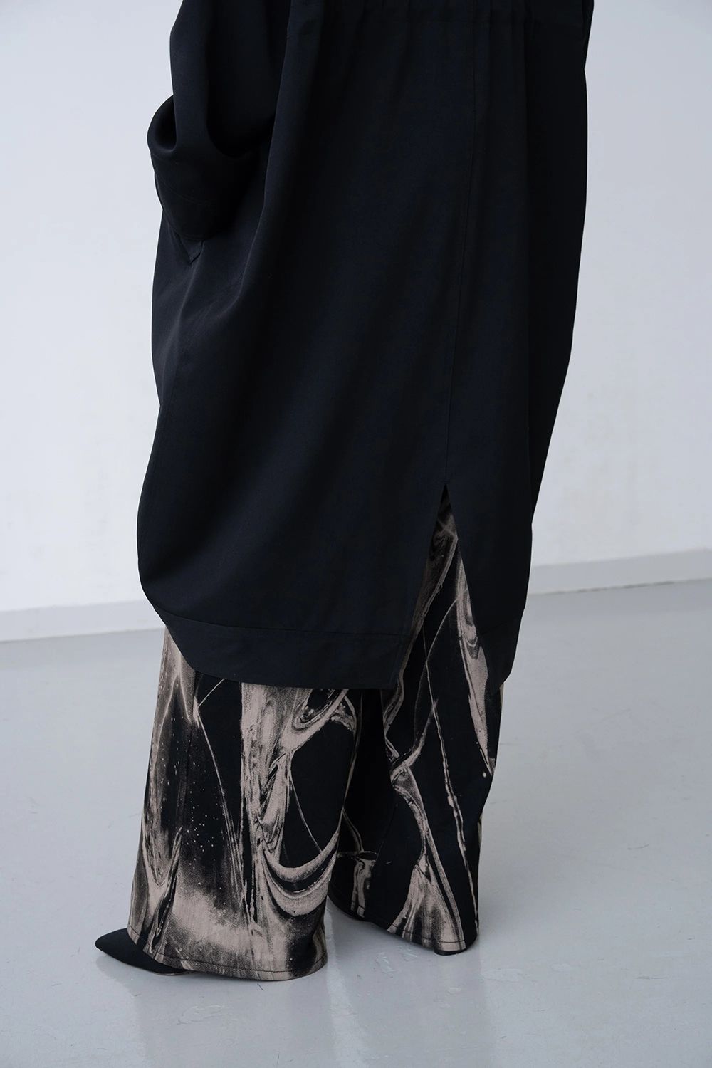 【26AW / 予約受付中】Disk Over Coat [black] - ディスクオーバーコート [ブラック] / FW26OU03