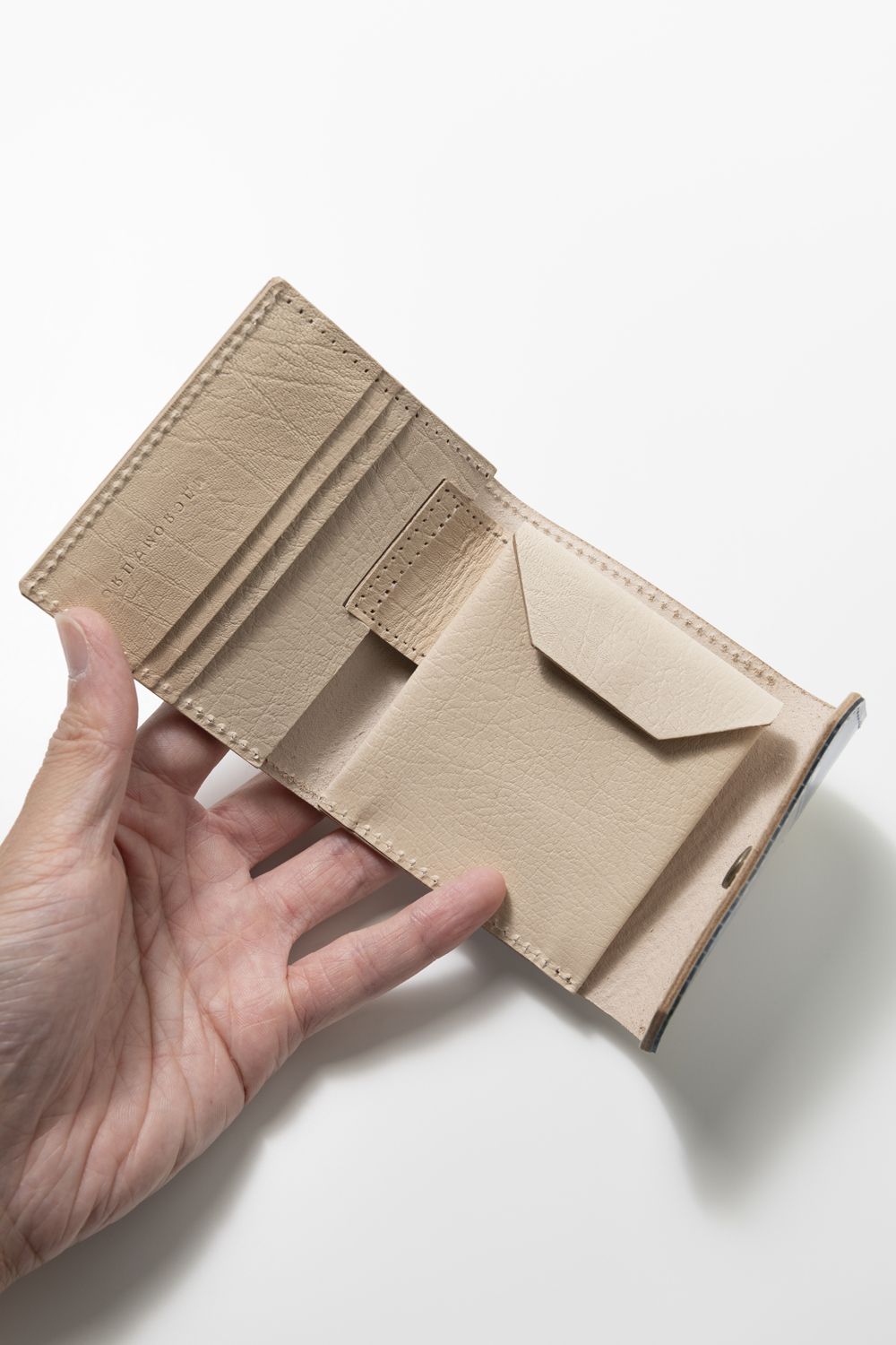 NUME PAINT WALLET P / ヌメペイントウォレットP