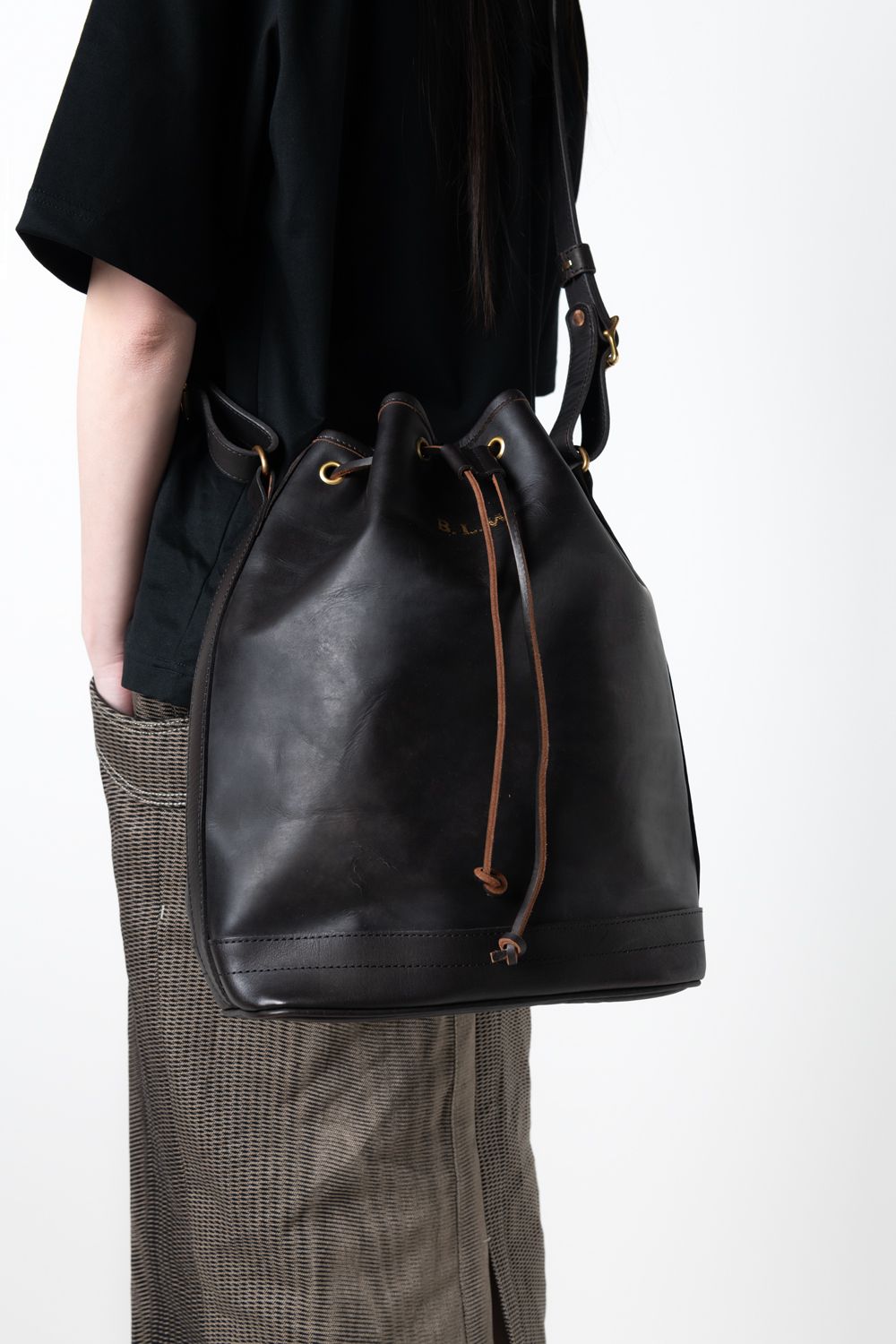 【ラスト1点 / 26SS】LEATHER WANDER PURSE BAG [BLACK] / レザーショルダーバッグ [ブラック]
