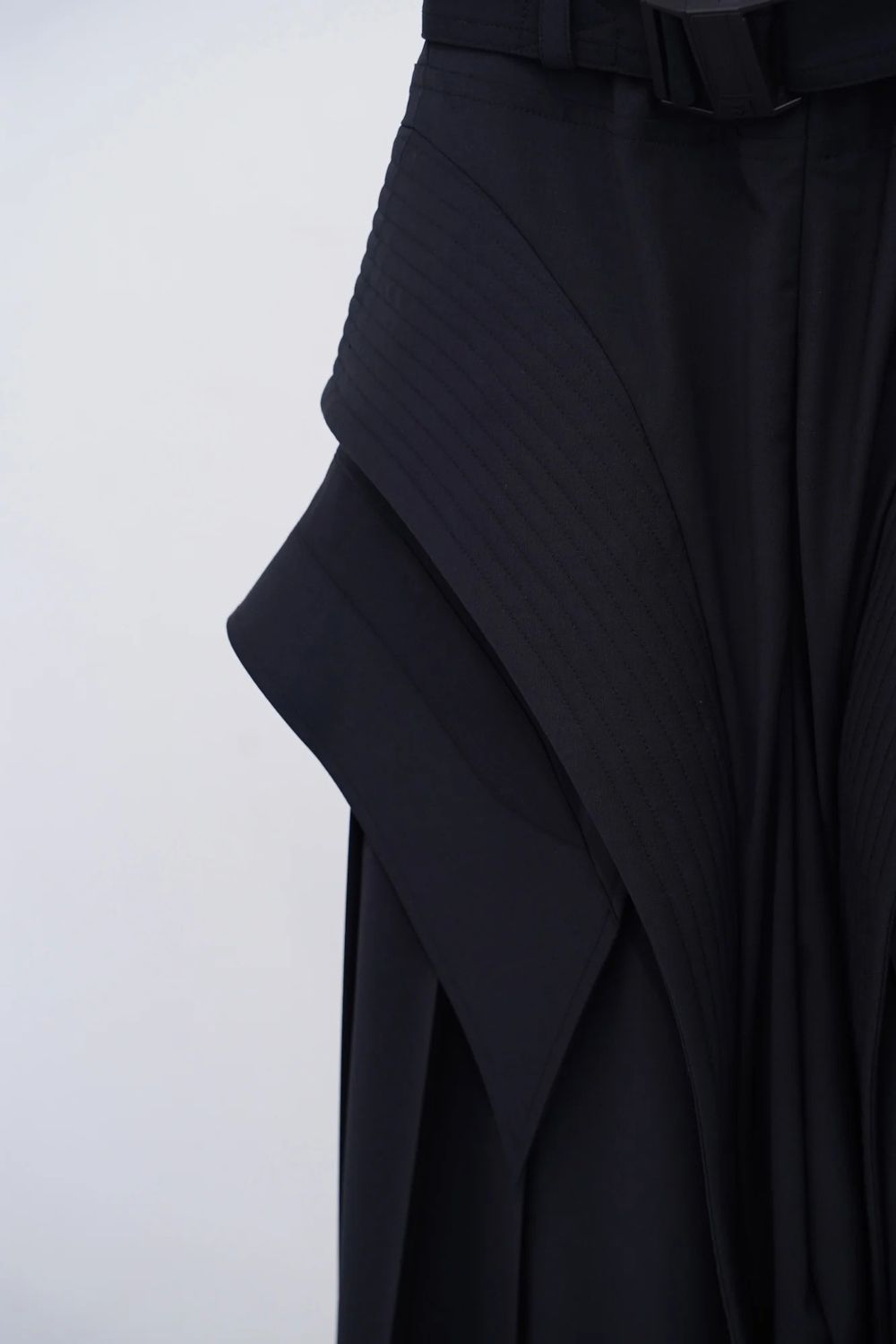 【26SS / 予約受付中】Atlantis Pleats Trousers [black] - アトランティスプリーツトラウザーズ [ブラック] / SS26BT10