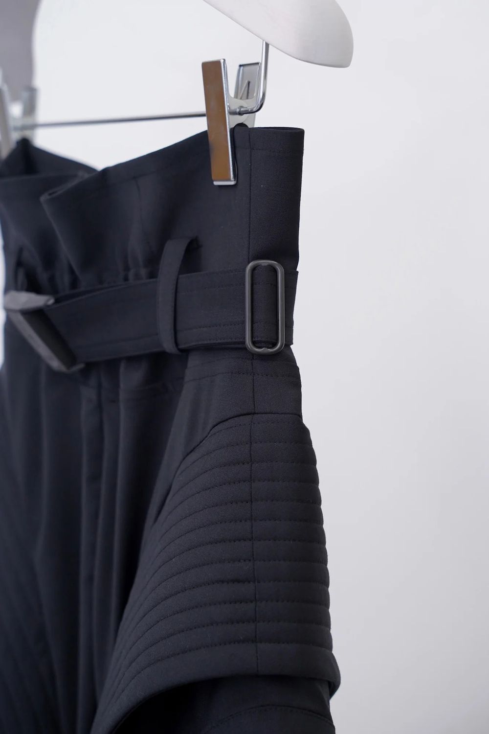 【26SS / 予約受付中】Atlantis Pleats Trousers [black] - アトランティスプリーツトラウザーズ [ブラック] / SS26BT10