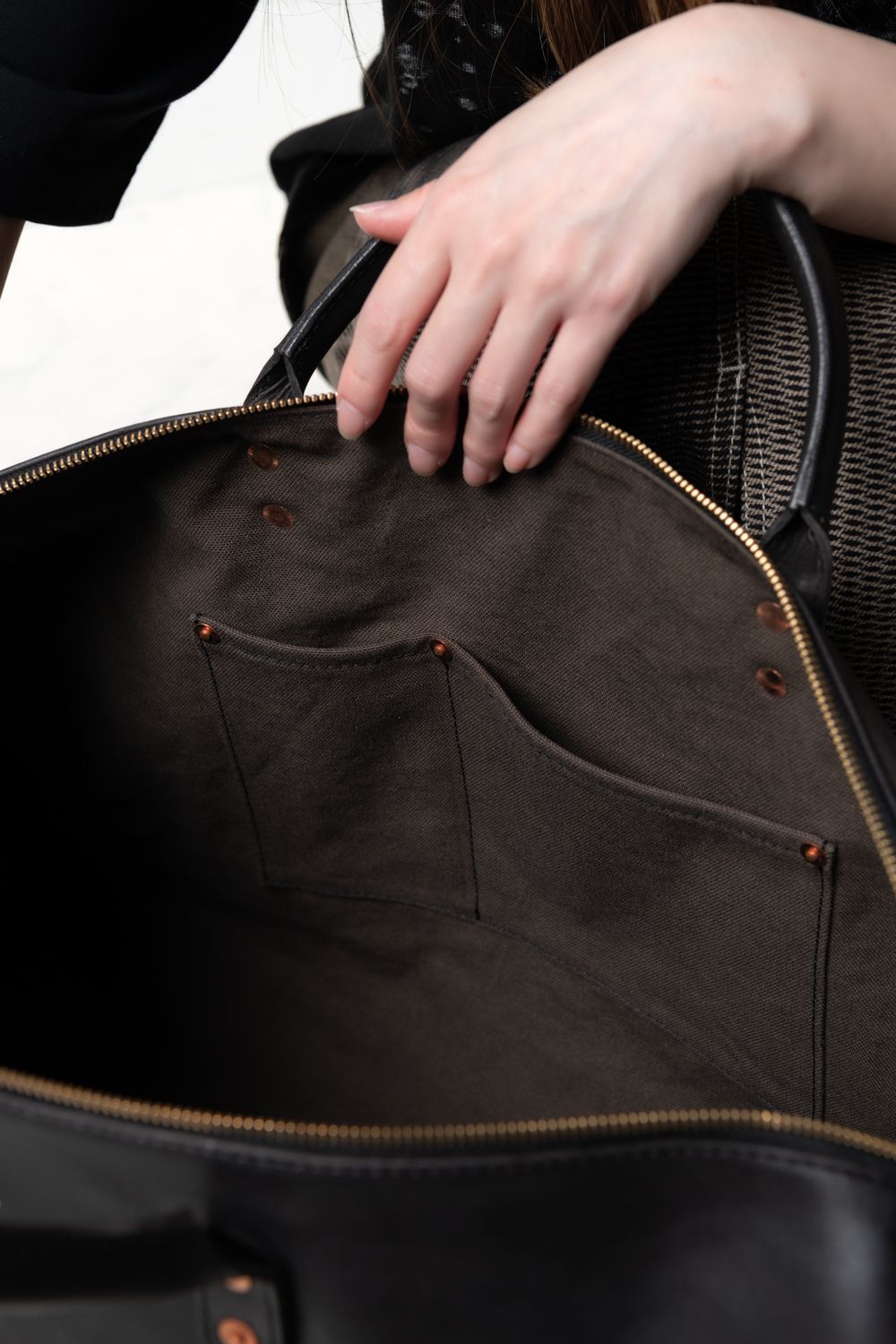 【ラスト1点 / 26SS】LEATHER TRAVEL BOSTON BAG [BLACK] | レザーボストンバッグ / ブラック