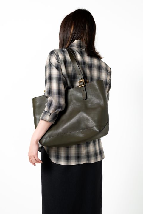 【26AW】LEATHER TRAVEL TOTE BAG - MEDIUM [OLIVE]｜レザートラベルトートバッグ - ミディアム / オリーブ
