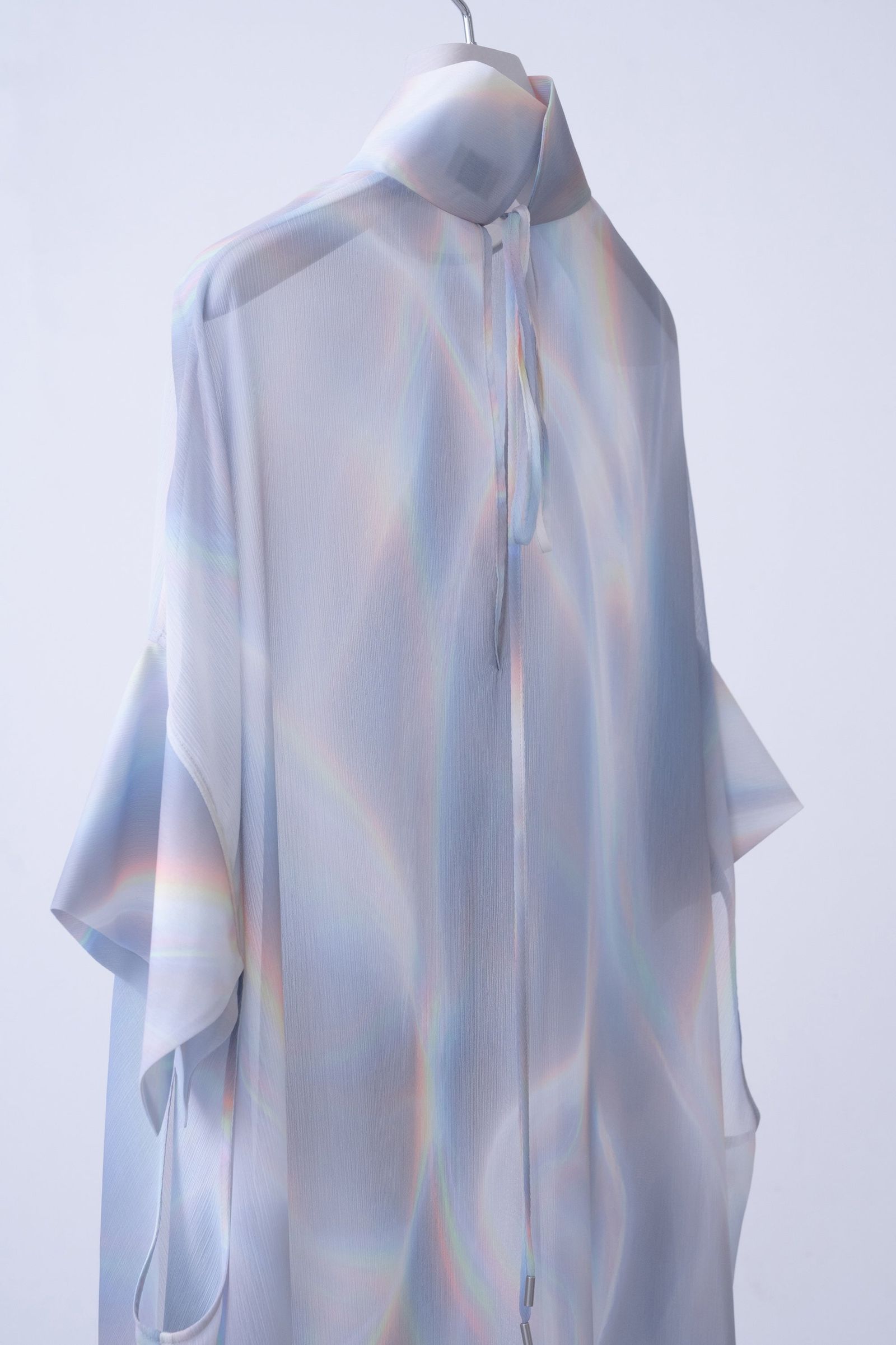 Phenomenal Sheer Robe [lay-white]