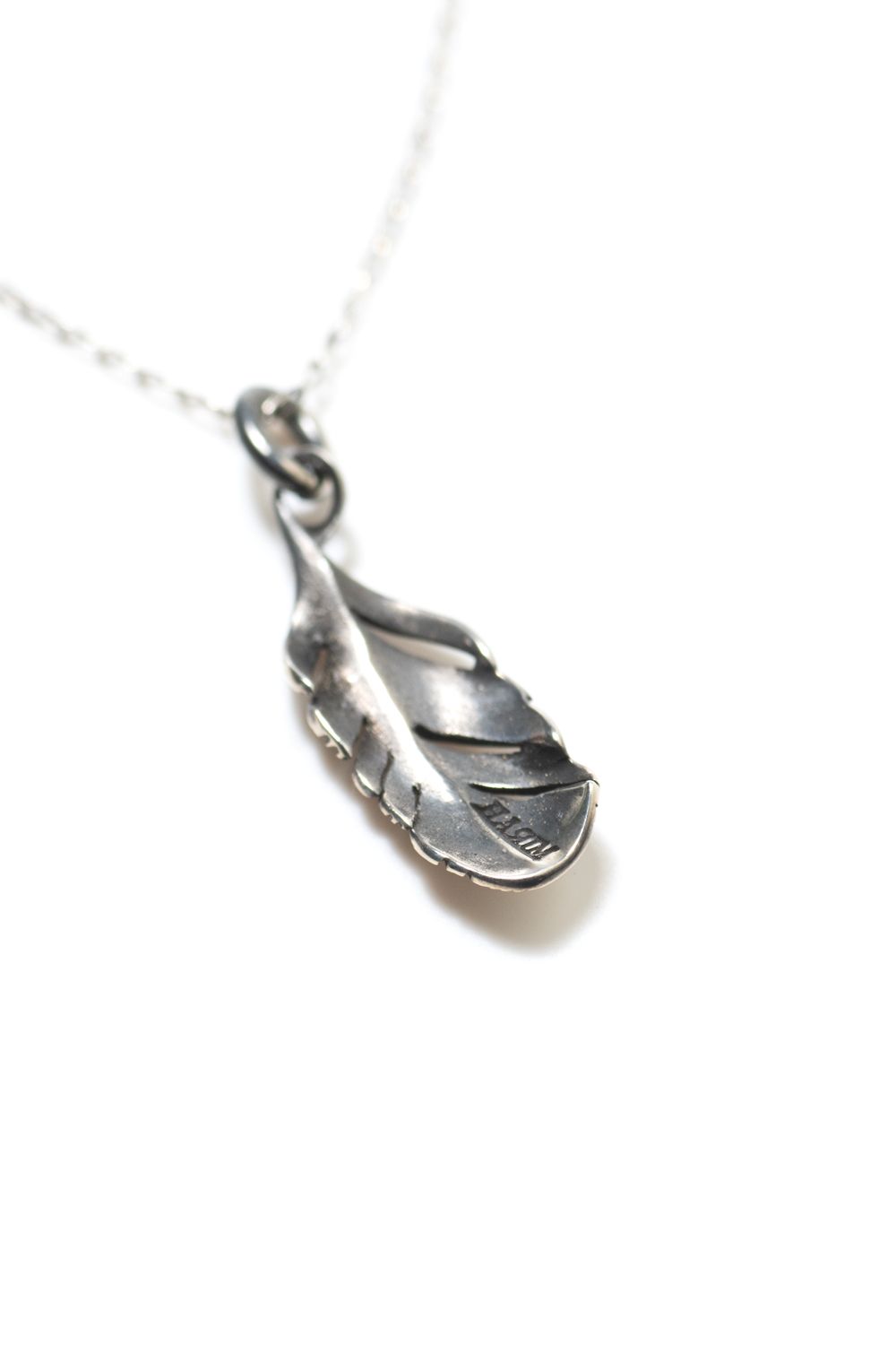 【ラスト1点】EX TINY FEATHER PENDANT OX / エクストラタイニーフェザーペンダント [シルバー]