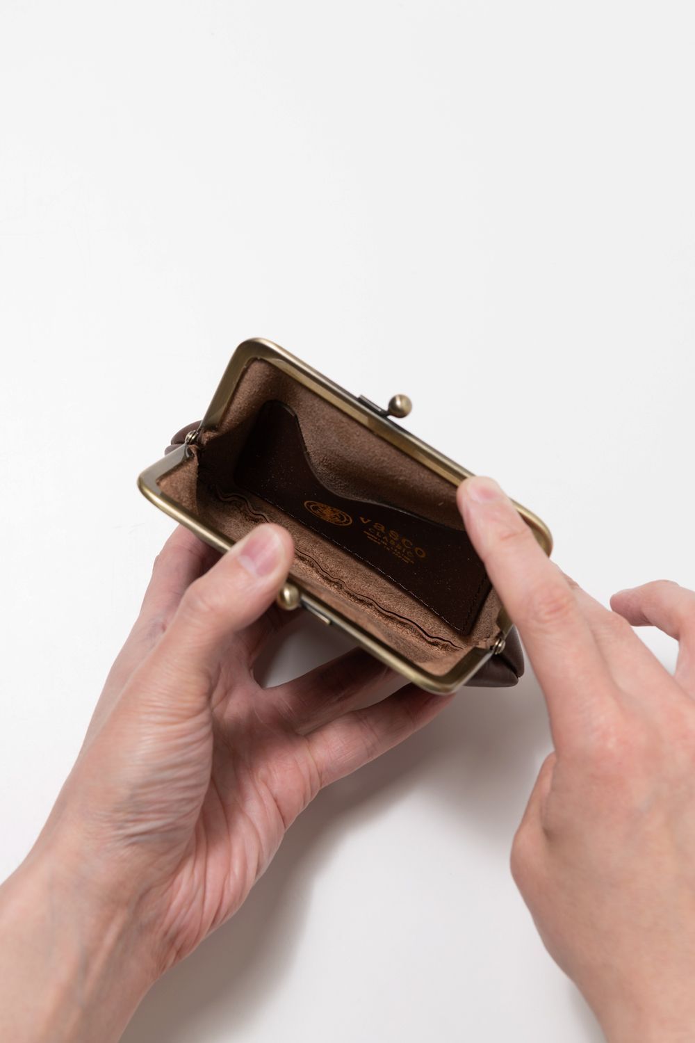 vasco - 【25SS予約商品】LEATHER VOYAGE COIN PURSE [CORTESIA vasco - 【25SS予約商品】LEATHER VOYAGE COIN PURSE [CORTESIA