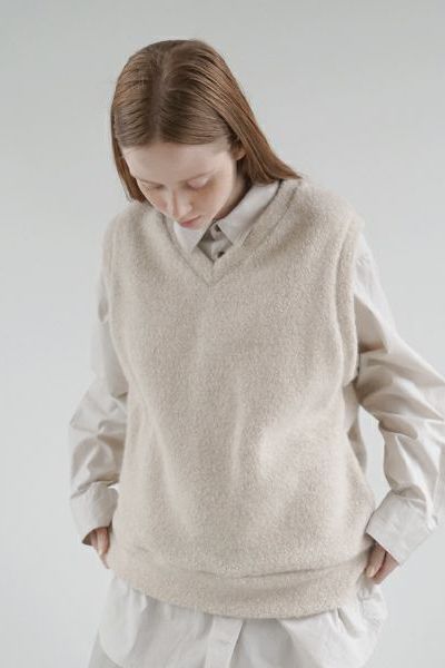 【24AW】boa v vest [OFF BEIGE] - ボアブイベスト [オフベージュ] / vu-cut-011