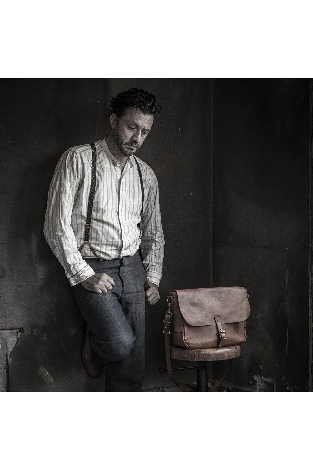 vasco - 【25SS予約商品】LEATHER POSTMAN SHOULDER BAG