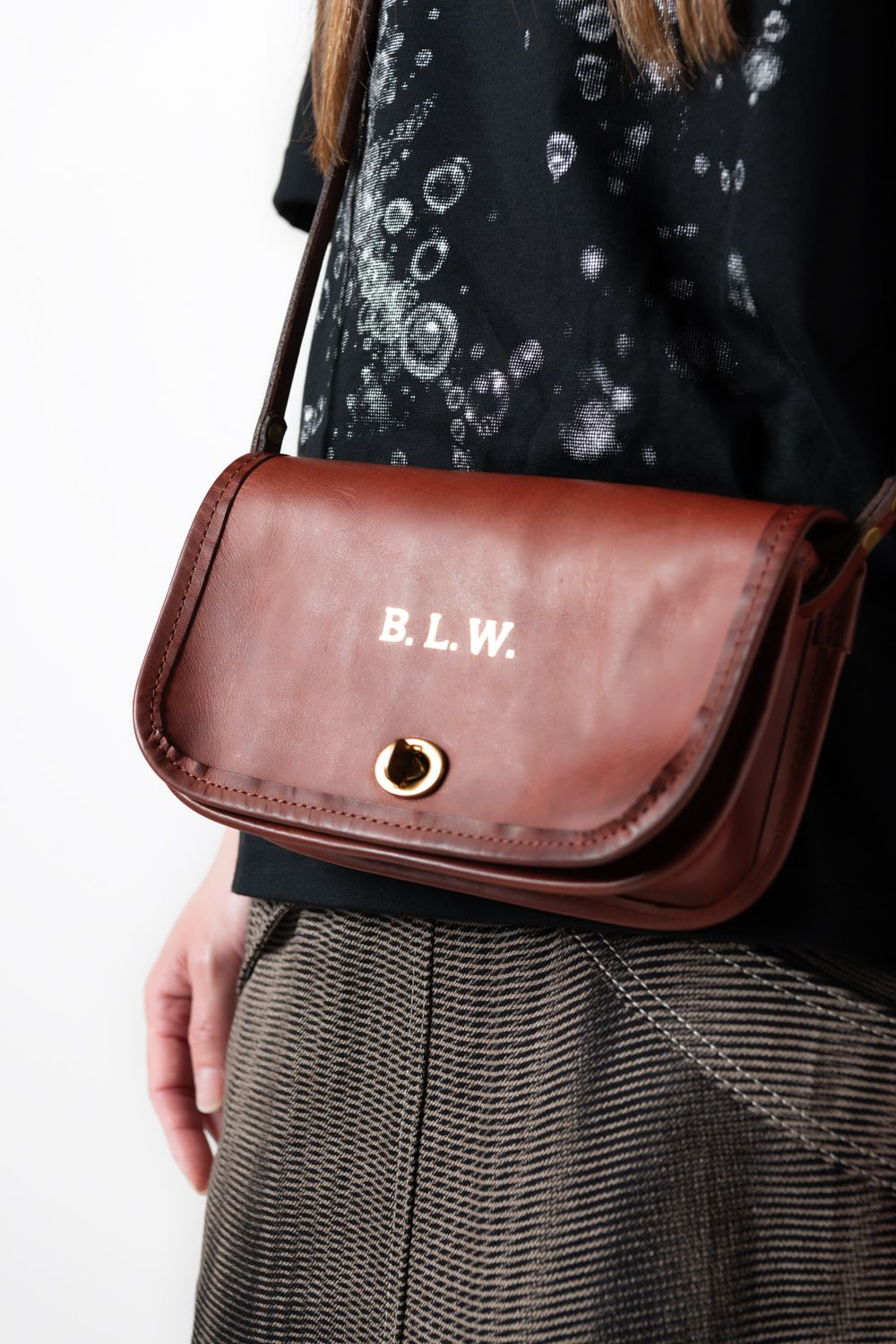 【ラスト1点 / 26SS】LEATHER CARRY SHOULDER BAG [BLACK] | レザーミニショルダーバッグ / ブラック