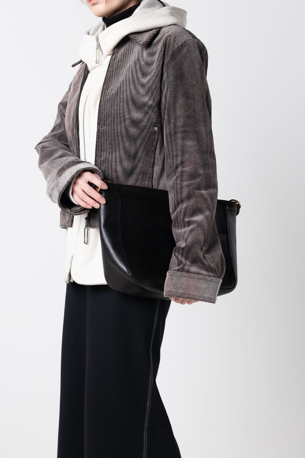 【ラスト1点 / 25SS】LEATHER TELEPHONE SHOULDER BAG [BLACK] | テレフォンショルダーバッグ / ブラック