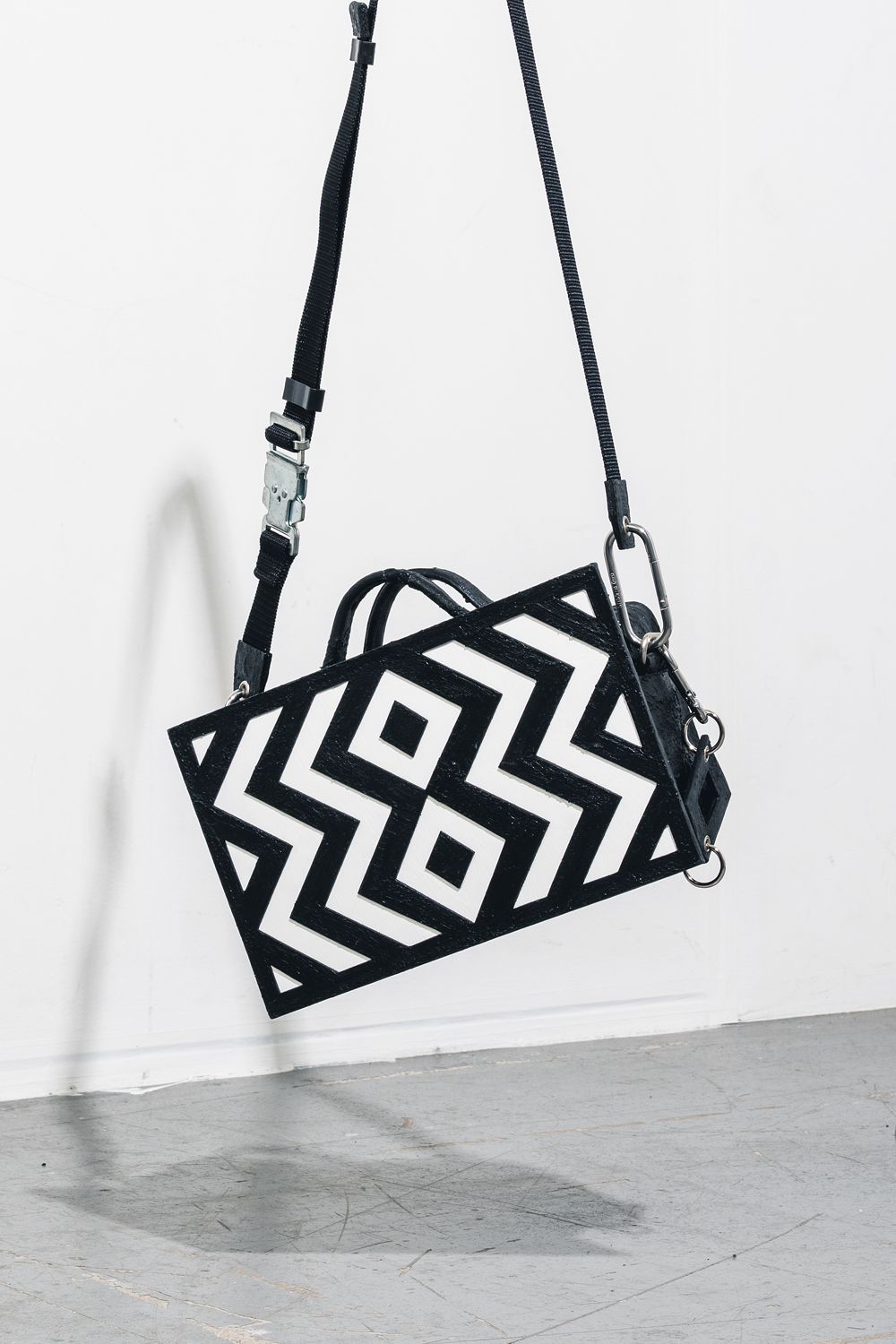 【お取り寄せ可能】レリーフトート [象嵌ブラック] / w25-06-bk