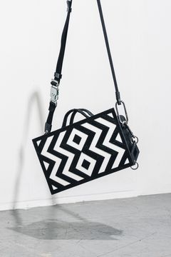 【お取り寄せ可能】レリーフトート [象嵌ブラック] / w25-06-bk