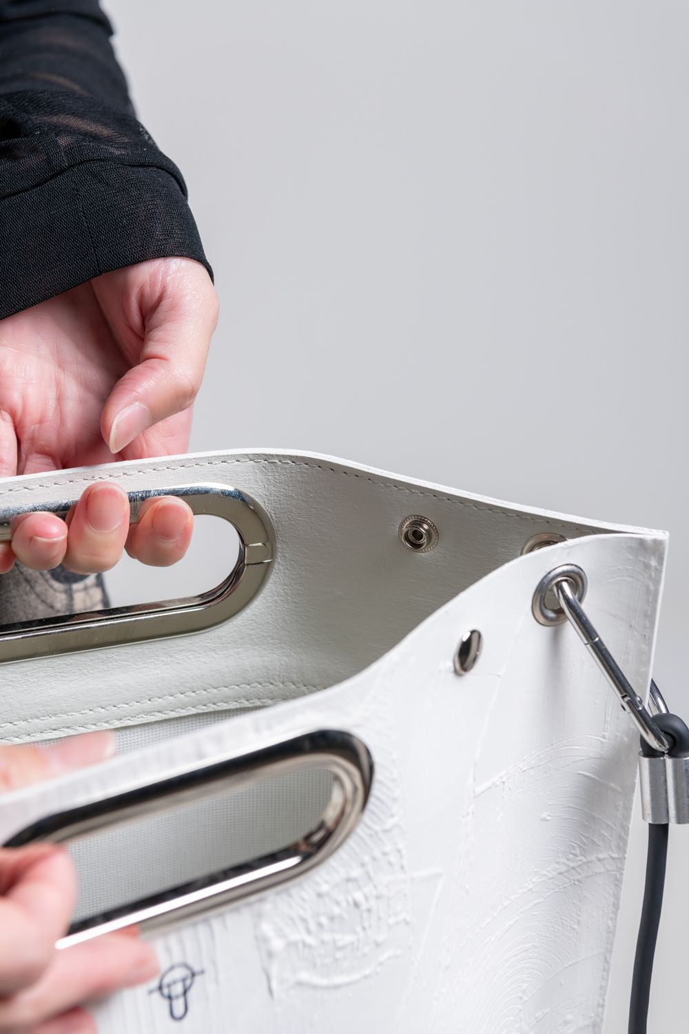 【お取り寄せ可能】壁クラッチ／ショルダー L・タテナガ [ホワイト] / w25-04-wh