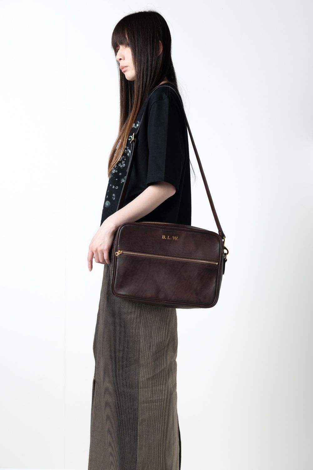 【ラスト1点 / 25SS】LEATHER  WANDER SHOULDER BAG [BROWN] / レザーワンダーショルダーバッグ [ブラウン]