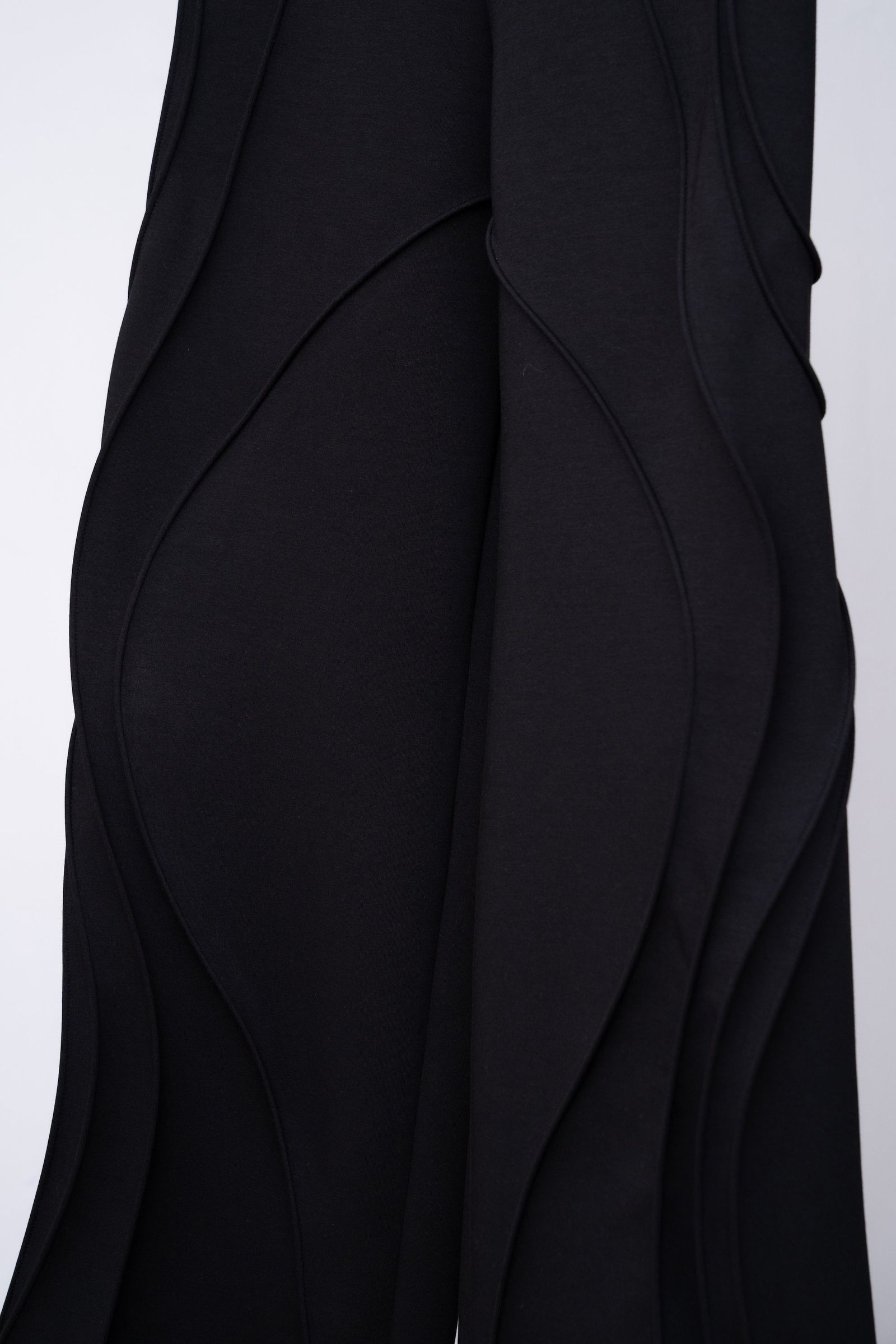 Moebius Trousers [black]