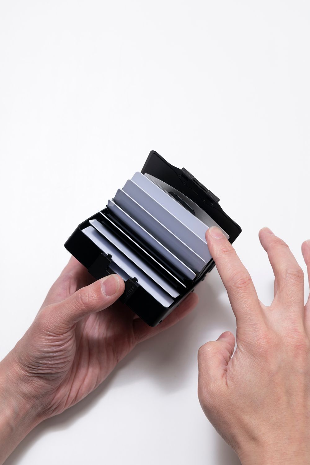 BELT WALLET [BLACK OUT] / ベルトウォレット [ブラックアウト] | 二つ折り財布