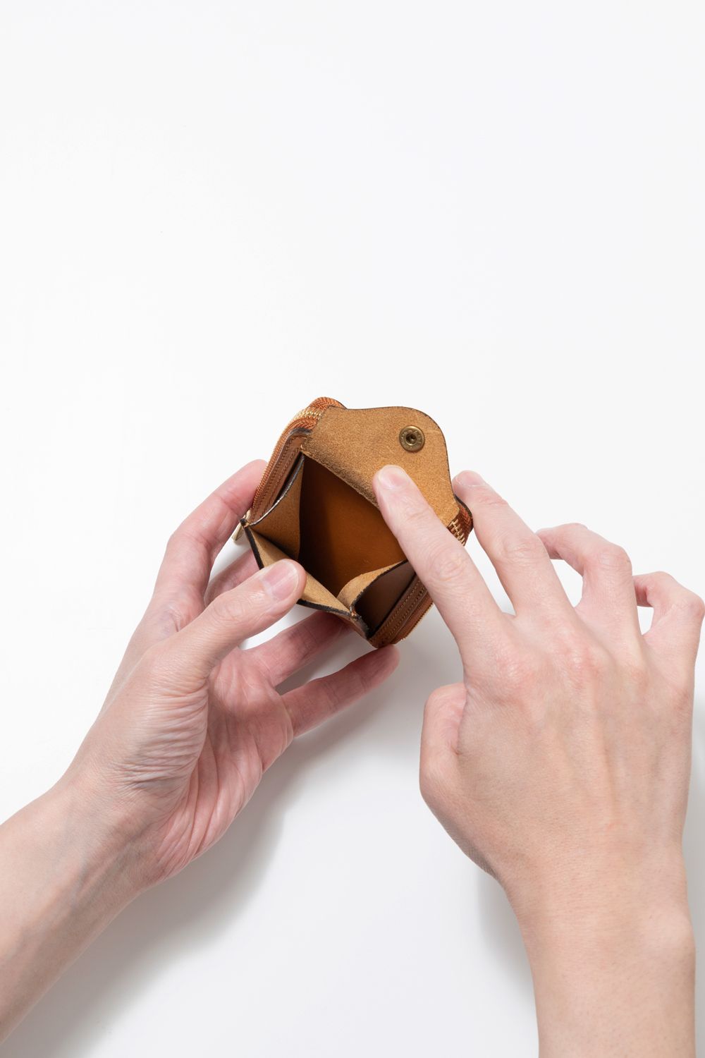LEATHER NAVAL ROUND ZIP SHORT WALLET [MEAL] | ネイバル ラウンドジップショートウォレット / キャメル