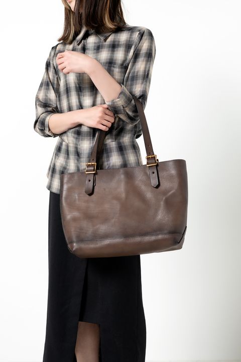 【26AW / 予約受付中】レザートラベルトートバッグ - ミディアム / LEATHER TRAVEL TOTE BAG - MEDIUM (6色展開)