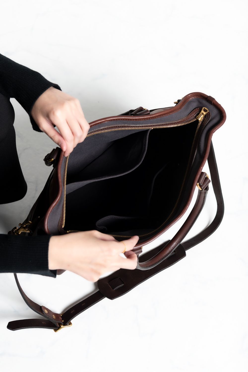 【完売 / 25SS予約商品】 LEATHER NELSON 2WAY BAG [BROWN] | ショルダーバッグ/ トートバッグ (2Way) / ブラウン