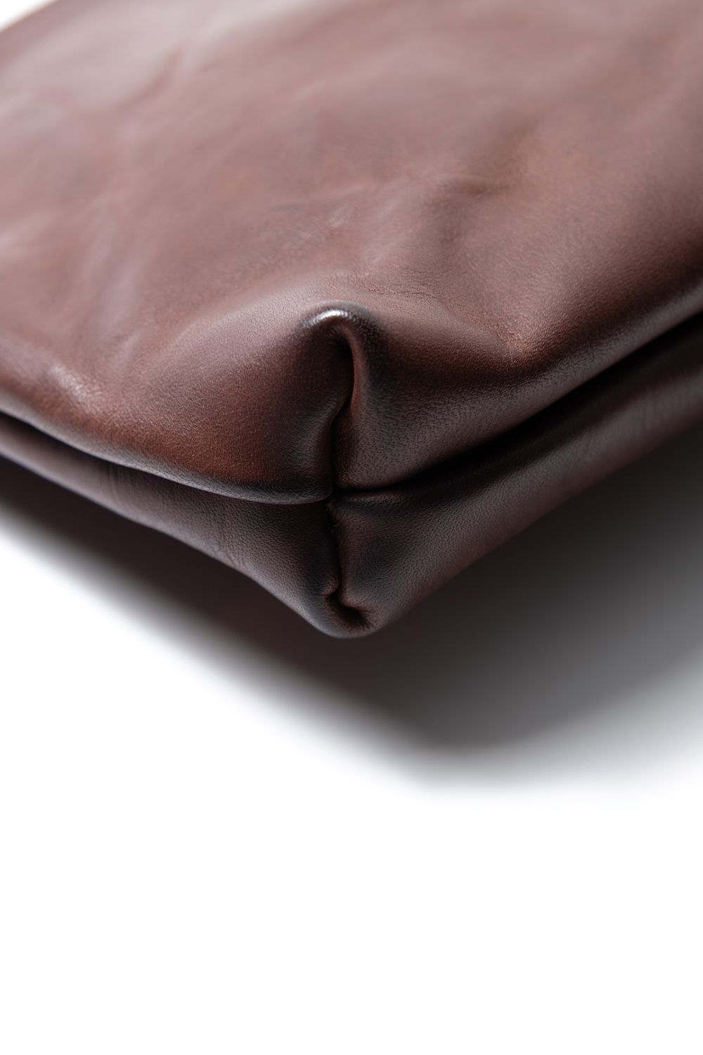 【26SS / 予約受付中】LEATHER TRAVEL PORCH [BROWN] | トラベルポーチ / ブラウン