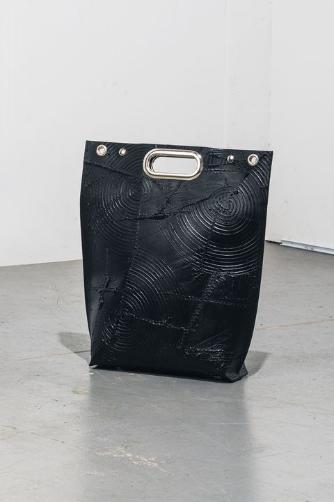 【お取り寄せ可能】壁クラッチ／ショルダー L・タテナガ [ブラック] / w25-04-bk